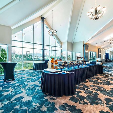 אבוטספורד Clarion Hotel & Conference Centre מראה חיצוני תמונה