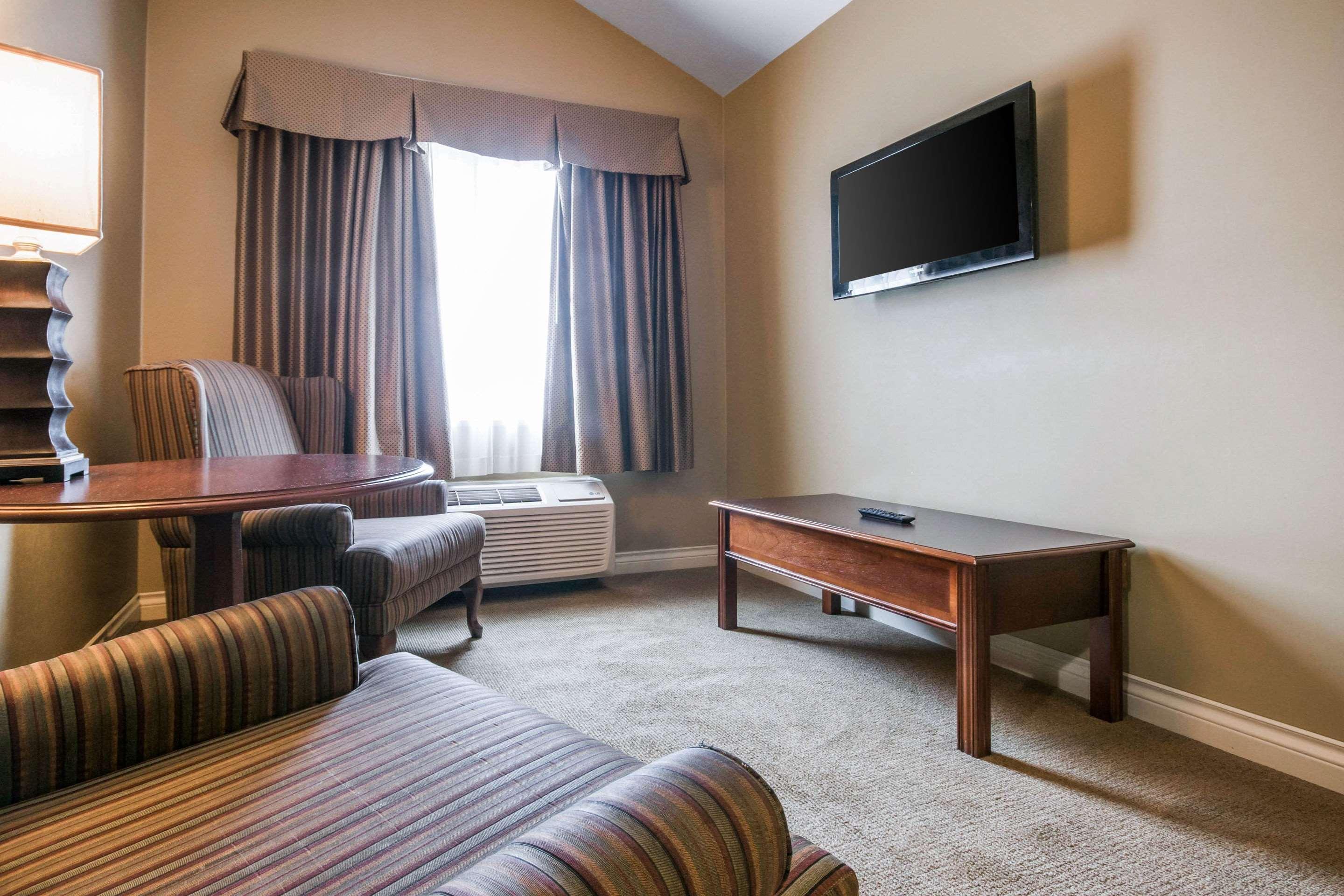 אבוטספורד Clarion Hotel & Conference Centre מראה חיצוני תמונה