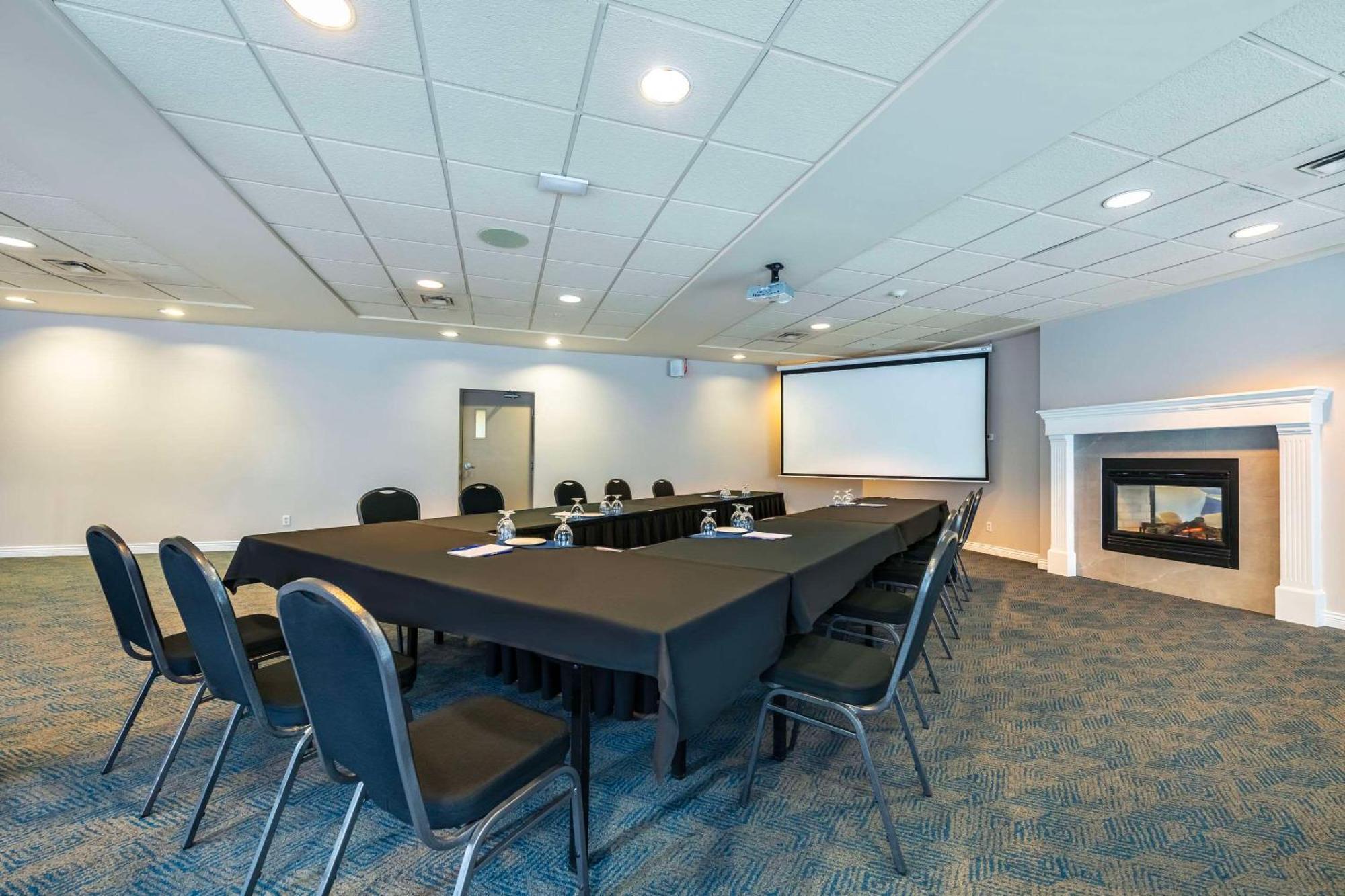 אבוטספורד Clarion Hotel & Conference Centre מראה חיצוני תמונה