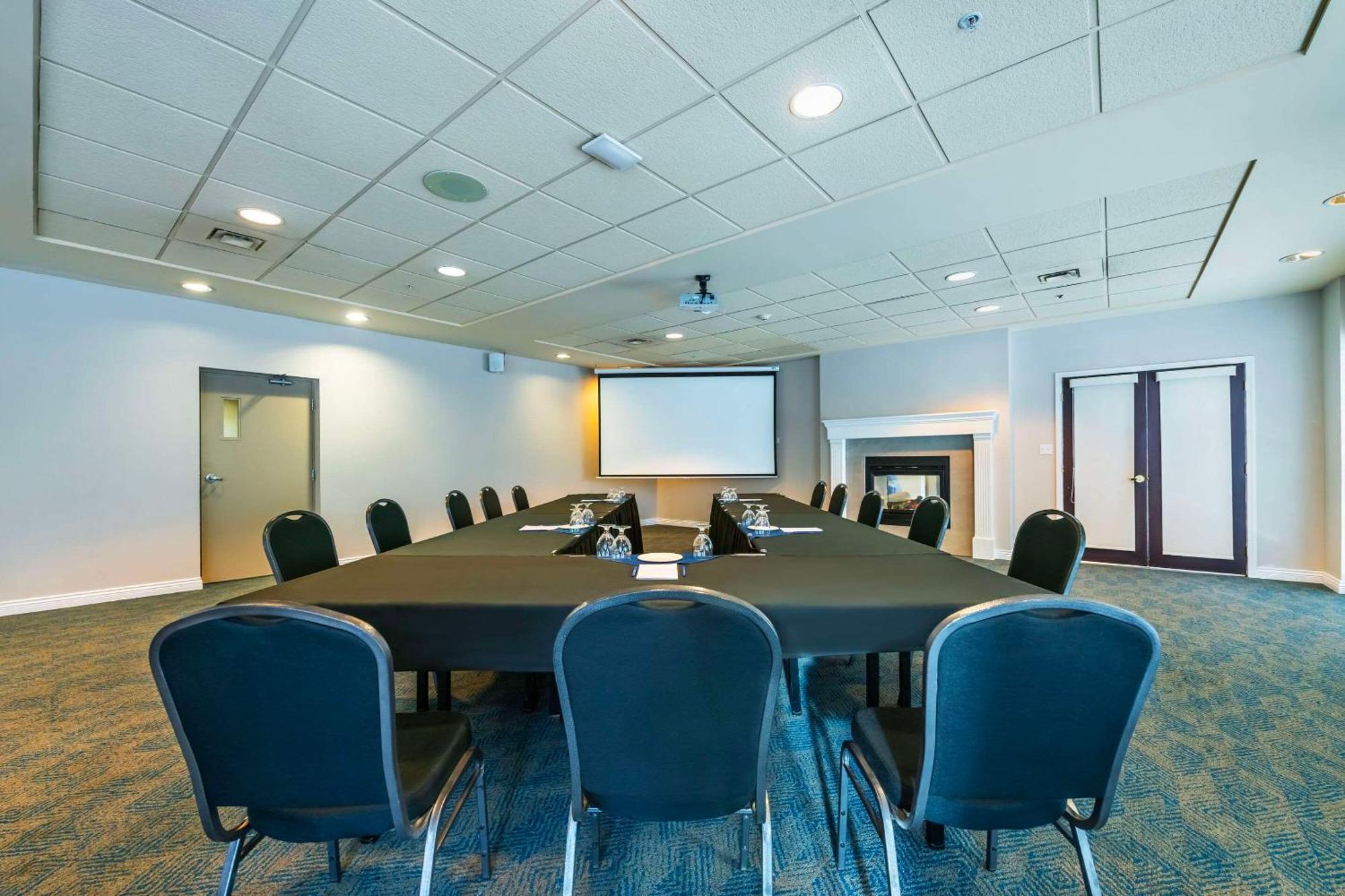 אבוטספורד Clarion Hotel & Conference Centre מראה חיצוני תמונה