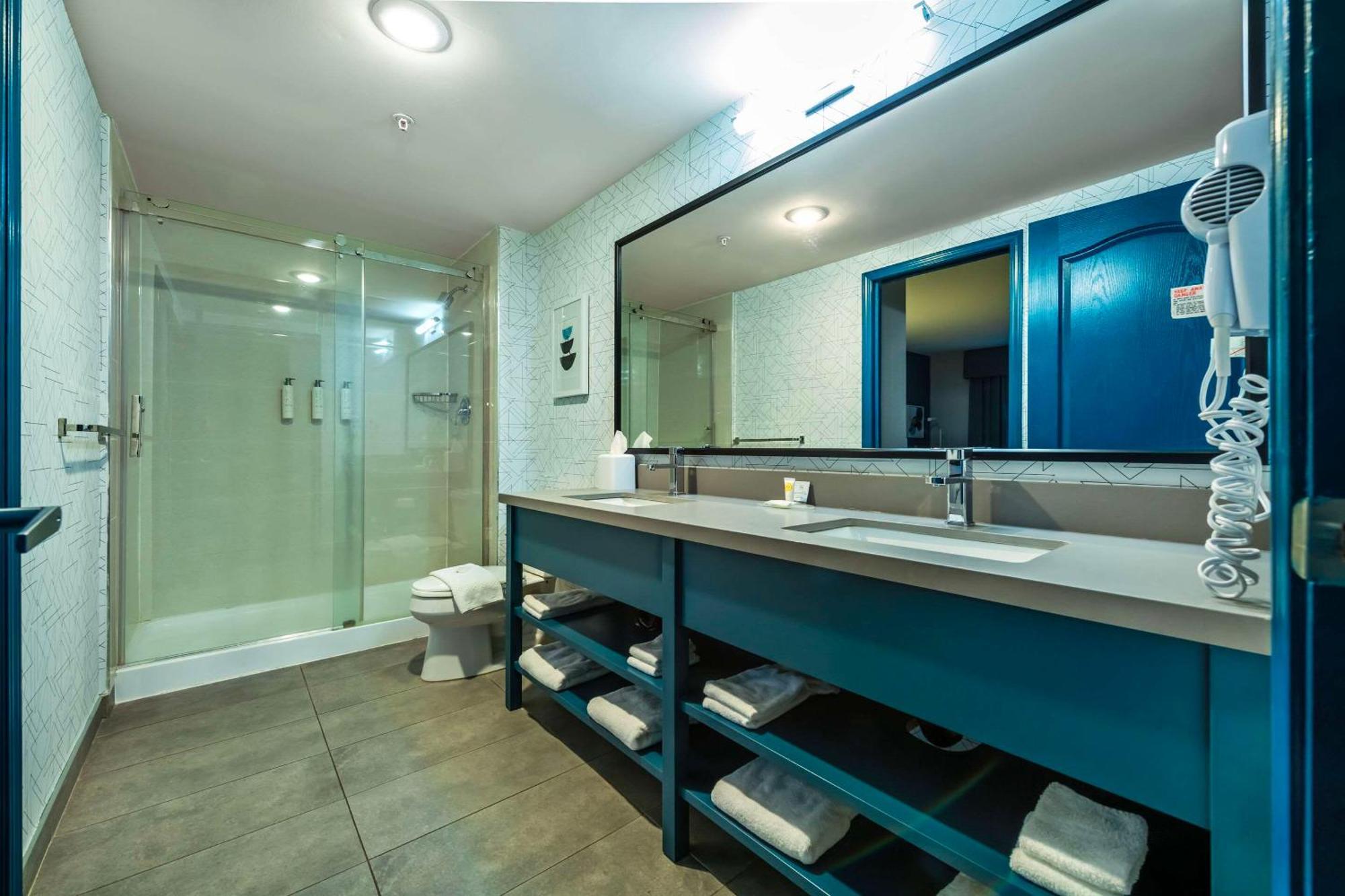 אבוטספורד Clarion Hotel & Conference Centre מראה חיצוני תמונה